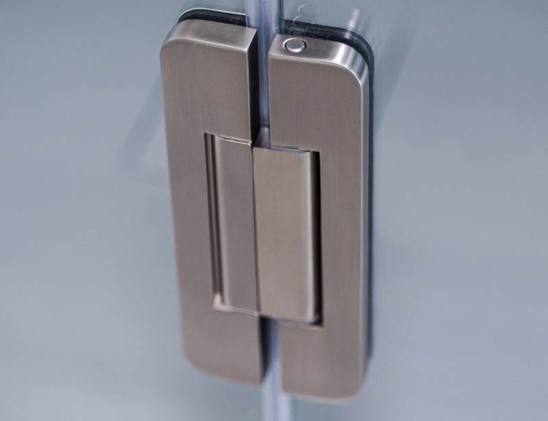 Acheter une paroi de douche pivotante à Cannes en région PACA